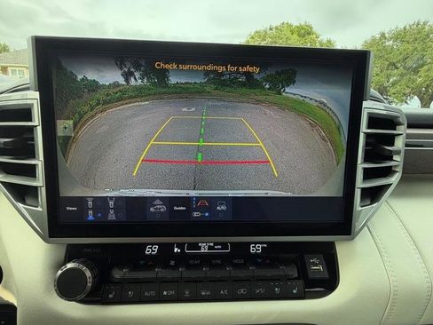 Used 2025 Toyota Sequoia Capstone AWD/4WD image 36