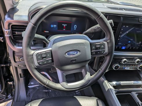 Used 2025 Ford F250 Lariat AWD/4WD image 16
