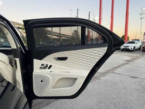 Used 2022 Bentley Flying Spur W12 image 66