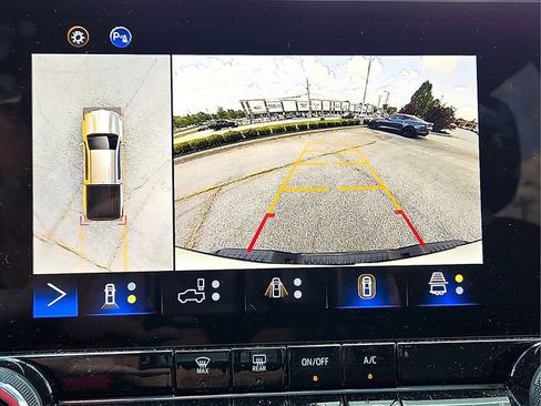 Certified 2024 Chevrolet Colorado Trail Boss w/ Technology Package AWD/4WD image 18