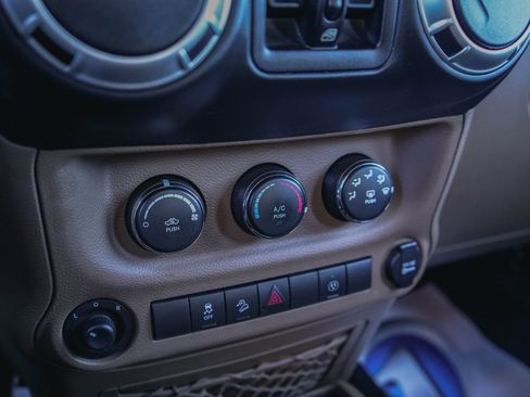 Used 2017 Jeep Wrangler Unlimited Sahara w/ Connectivity Group image 11