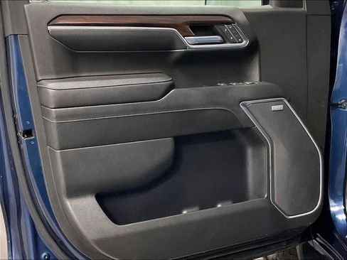 Used 2022 GMC Sierra 1500 SLT w/ SLT Premium Plus Package image 9