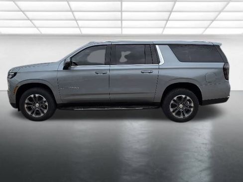 New 2026 Chevrolet Suburban LT w/ Comfort Package image 35