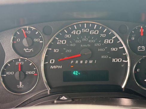 Used 2013 Chevrolet Express 2500 RWD image 16