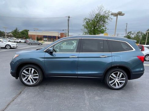 Used 2017 Honda Pilot Touring image 4