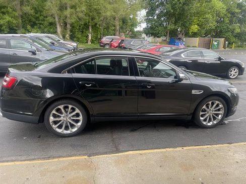 Used 2015 Ford Taurus Limited w/ Equipment Group 301A AWD/4WD image 4
