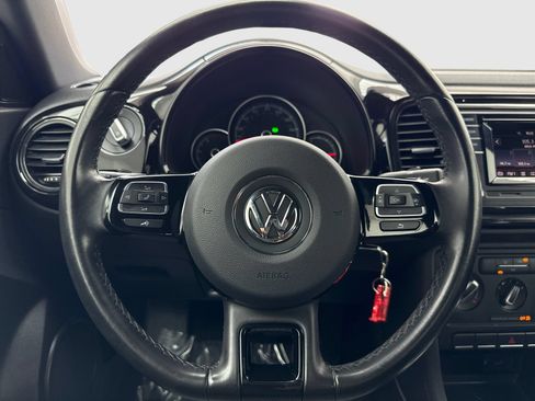 Used 2018 Volkswagen Beetle 2.0T S FWD image 19