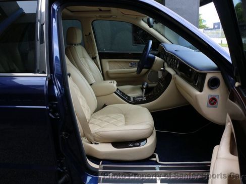Used 2002 Bentley Arnage T RWD image 35