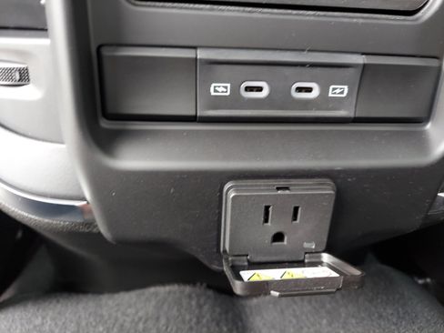 New 2026 RAM 2500 Laramie w/ Night Edition image 31