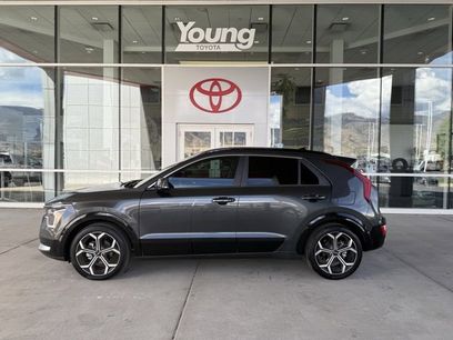 Used 2024 Kia Niro EX Touring