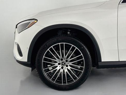 Used 2026 Mercedes-Benz GLC 300 image 11