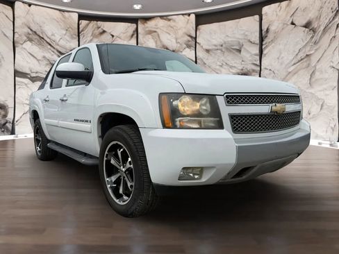 Used 2007 Chevrolet Avalanche LT w/ LT Preferred Equipment Group image 3