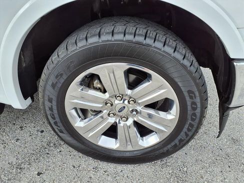 Used 2019 Ford F150 Lariat w/ Equipment Group 502A Luxury image 9