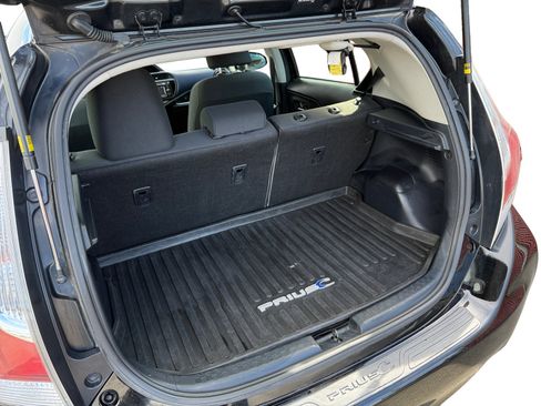 Used 2016 Toyota Prius C Two image 12