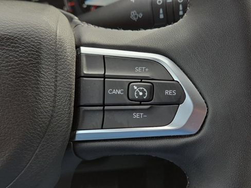Used 2023 Jeep Compass Latitude w/ Convenience Group AWD/4WD image 32