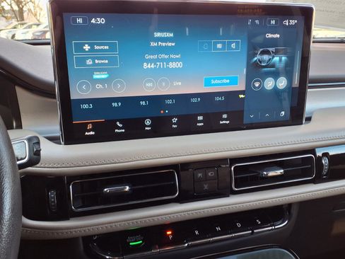 Certified 2022 Lincoln Nautilus AWD w/ Premium Package image 24