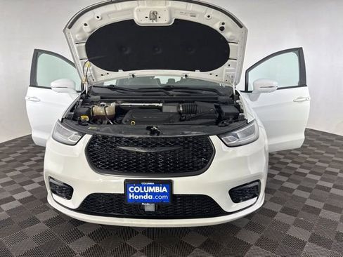 Used 2021 Chrysler Pacifica Touring-L w/ Premium & Safety Sphere Group image 14