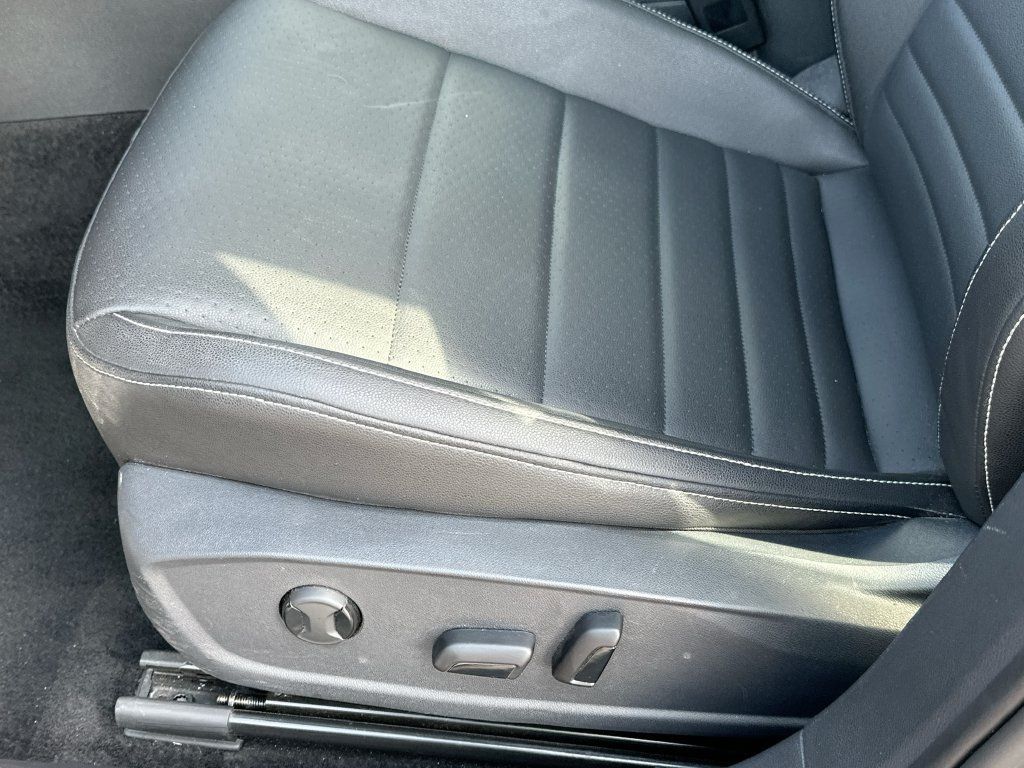 Used 2024 Volkswagen Jetta SE FWD image 9