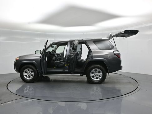 Used 2014 Toyota 4Runner SR5 RWD image 31