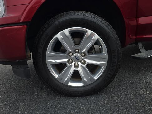 Used 2019 Ford F150 Platinum w/ Equipment Group 701A Luxury image 30