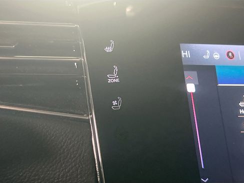 Used 2022 Jeep Wagoneer Series III w/ Rear Seat Video Group 1 image 21