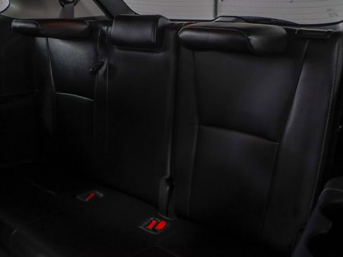 Used 2023 Toyota Highlander Limited image 29