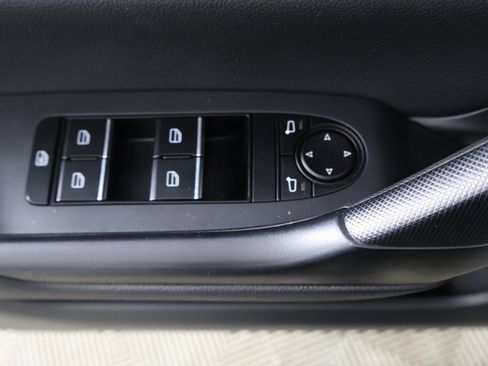 Used 2025 MAZDA CX-50 AWD 2.5 Hybrid w/ Premium Pkg image 37