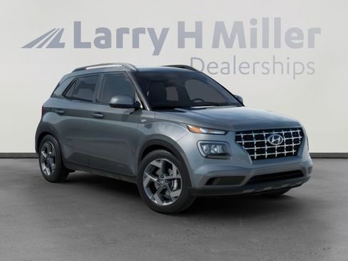 New 2026 Hyundai Venue SEL FWD image 2