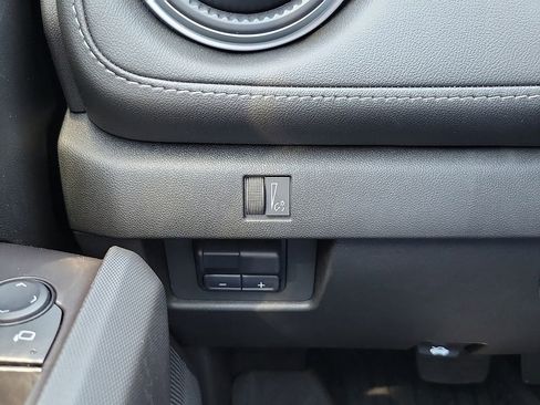 Used 2025 Chevrolet Colorado LT w/ Advanced Trailering Package RWD image 14
