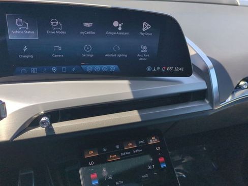 Certified 2026 Cadillac Vistiq Premium Luxury AWD/4WD image 22