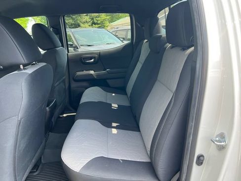 Used 2023 Toyota Tacoma TRD Sport AWD/4WD image 5