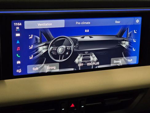 New 2026 Porsche Macan Electric RWD image 23