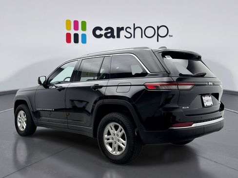 Used 2022 Jeep Grand Cherokee Laredo w/ Luxury Tech Group I image 3