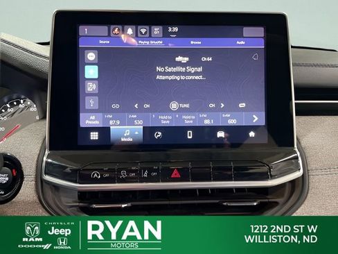 Used 2024 Jeep Compass Latitude AWD/4WD image 17