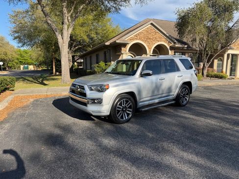 Used 2021 Toyota 4Runner Limited image 3