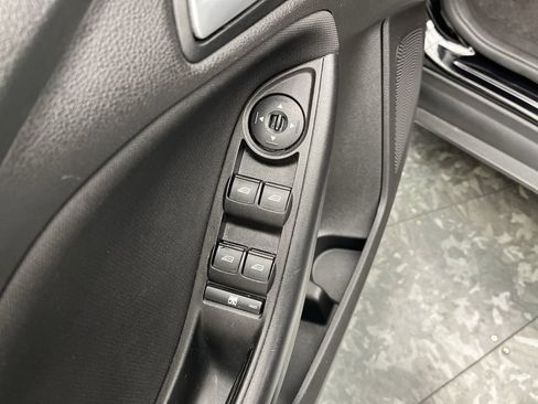 Used 2018 Ford Focus SE image 8