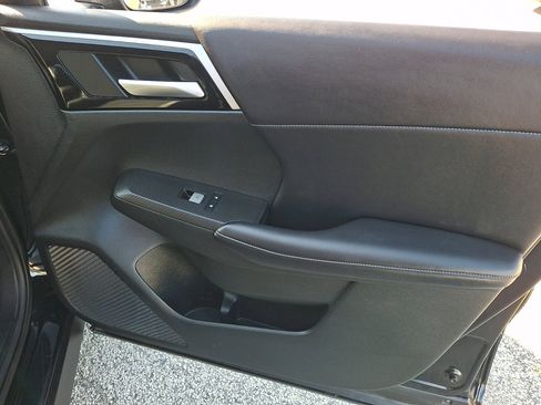 Used 2024 Mitsubishi Outlander SE image 10