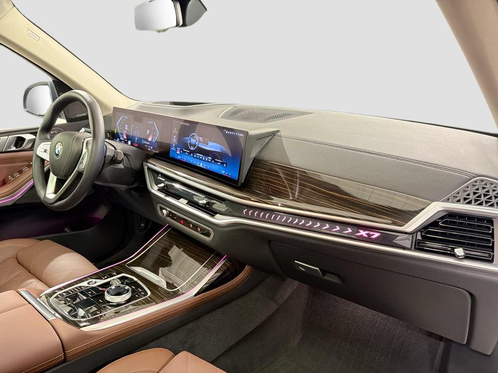 Used 2024 BMW X7 xDrive40i AWD/4WD image 31