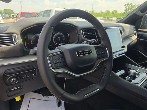 Used 2024 Jeep Wagoneer Series II w/ Convenience Group I AWD/4WD image 13