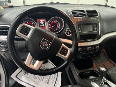 Used 2020 Dodge Journey SE w/ SE Popular Equipment Group FWD image 15