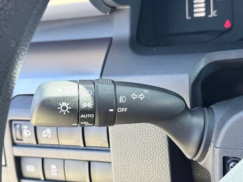 Used 2025 Toyota Tacoma SR5 AWD/4WD image 14