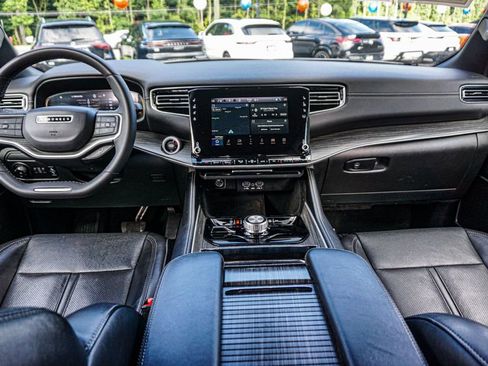 Used 2023 Jeep Wagoneer Series II image 23