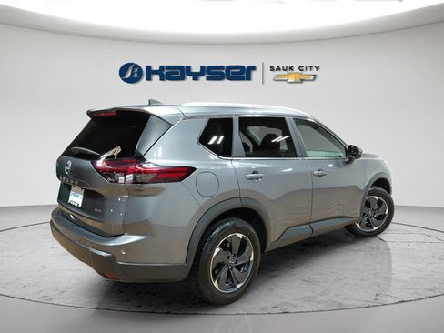 Used 2025 Nissan Rogue SV w/ SV Premium Package AWD/4WD image 7