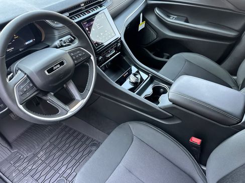 New 2026 Jeep Grand Cherokee L 4WD image 11