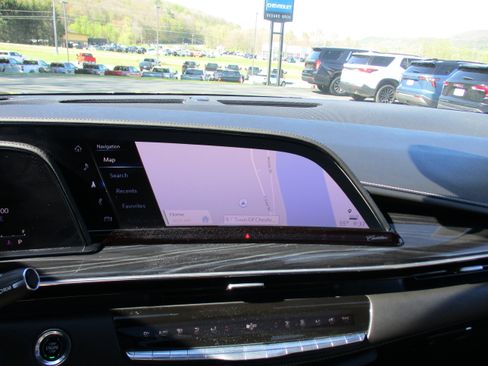 Used 2023 Cadillac Escalade Sport w/ LPO, ONYX Package AWD/4WD image 19