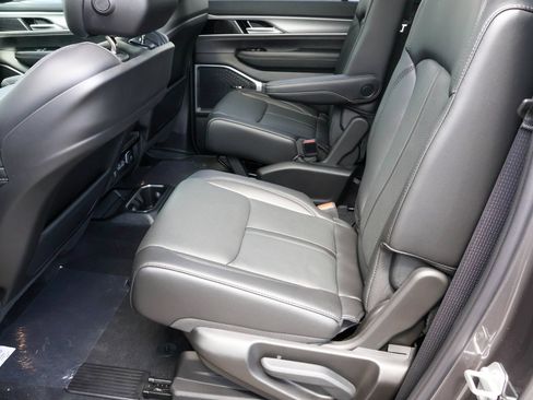 New 2026 Jeep Grand Wagoneer 4WD image 19
