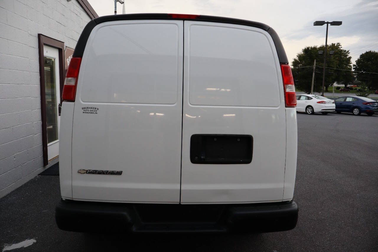 Used 2020 Chevrolet Express 2500 RWD image 3