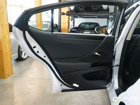 Used 2022 Lexus ES 300h FWD image 26