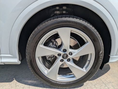 Used 2025 Audi Q5 Prestige image 9