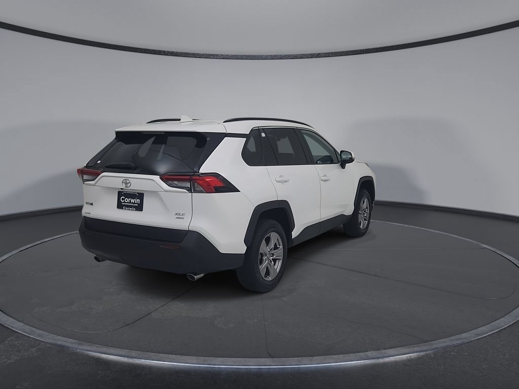 Used 2025 Toyota RAV4 XLE AWD/4WD image 15